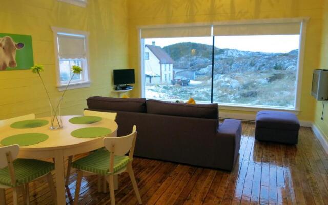 The Old Salt Box Co. - Daisy's Place