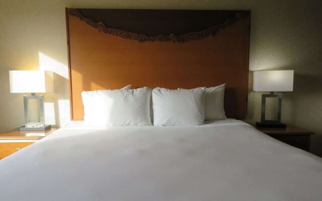 Pacific Sunrise Inn & Suites