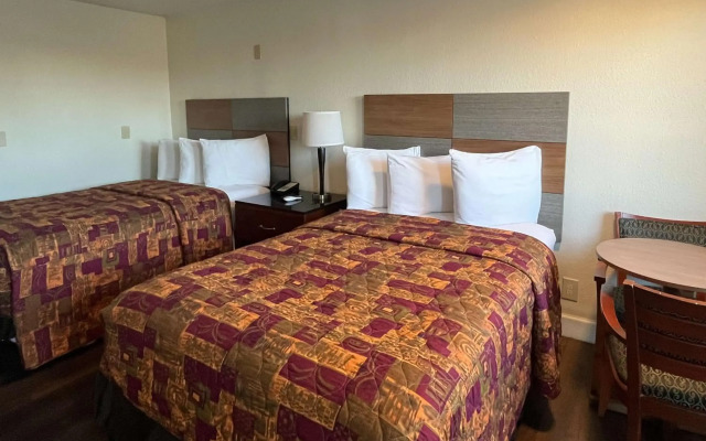 Motel 6 Galveston, TX - Beach/Seawall