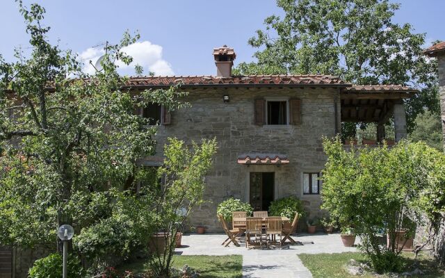 Nice Villa with Private Pool & Large Garden near Cortona
