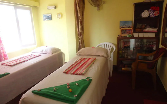 OYO 120 Hotel Tayoma