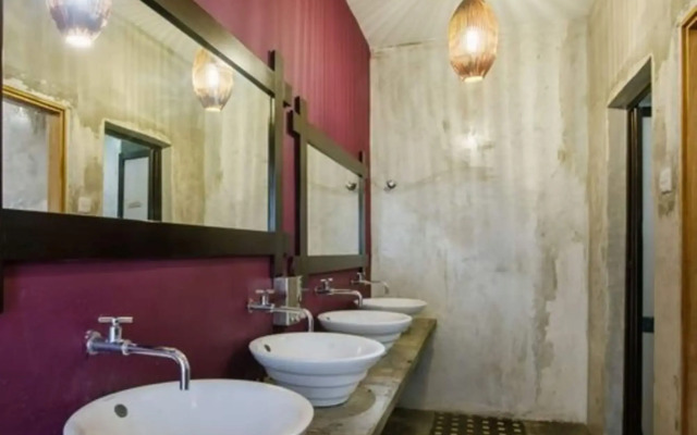 The Explorers Guesthouse and Hostel
