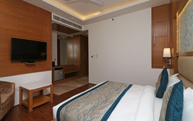 Capital O 10824 Hotel Star Suites