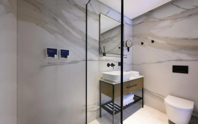 Alberto by Isrotel Design