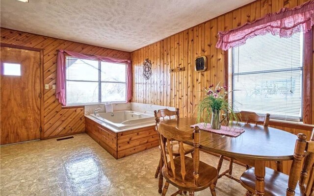 LeConte View 2 - One Bedroom Cabin