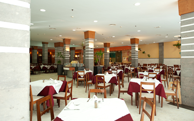 LIVVO Lago Taurito Hotel & Aquapark
