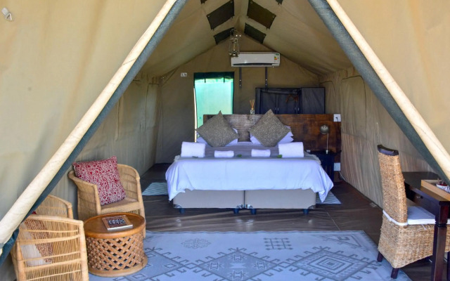 Mopane Bush Lodge