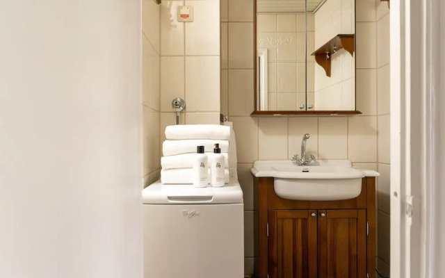 Two Rooms up to 5 Guests