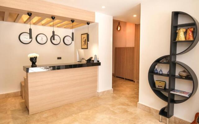 Alesta Seaside Residence