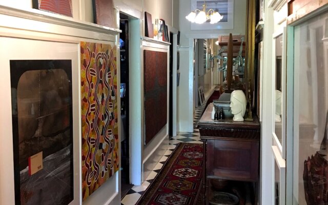 The Chalet Guesthouse and Studio