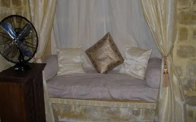 Hotel Monsoon Palace
