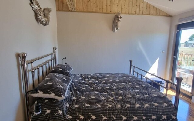 4bed Lodge Sleeps8-pet Friendly-hot Tub-log Burner