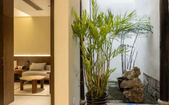 ZhiChun, Meet Happy | New Chinese Zen Aesthetics B&B