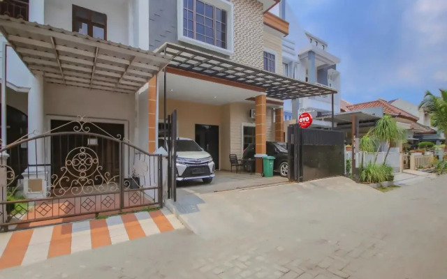 Rumah Yasmin Syariah by OYO Rooms