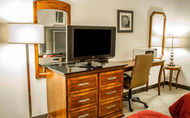 Rodeway Inn & Suites Roseburg