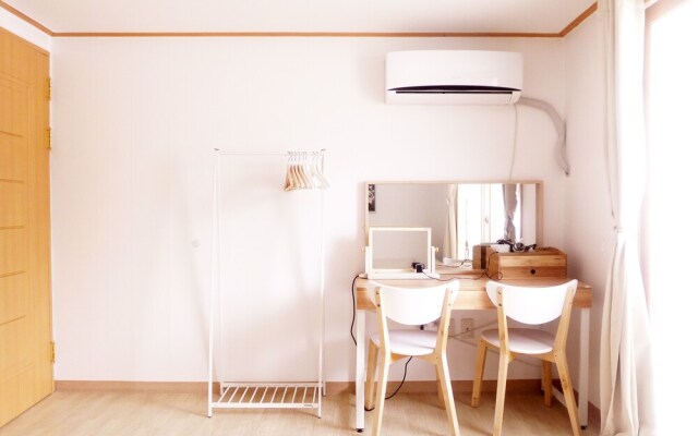 Hongdae One House Quad Room