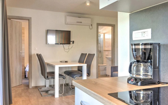 Beautiful Mobile Home in Banjole With Swimming Pool
