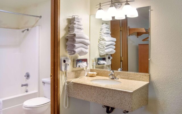 Super 8 By Wyndham Vancouver East