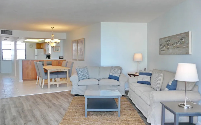 South Seas Tower 2-1001