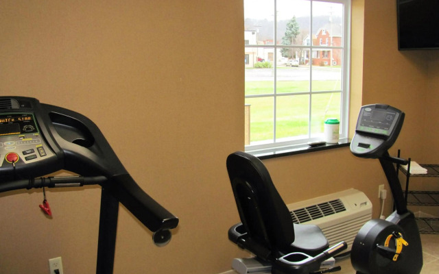 Cobblestone Inn & Suites - Ambridge