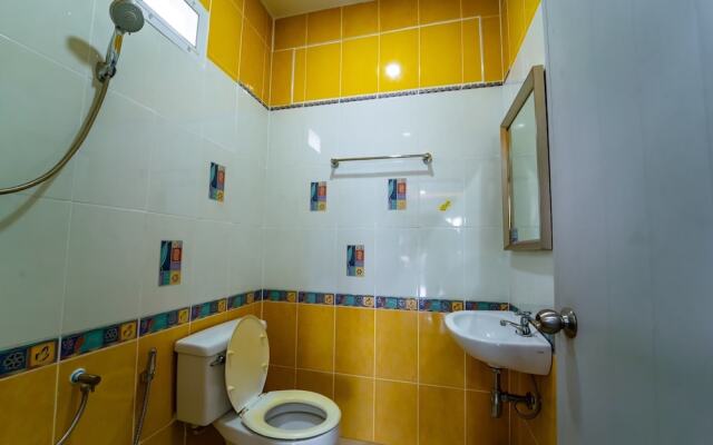 OYO 75377 Check In House