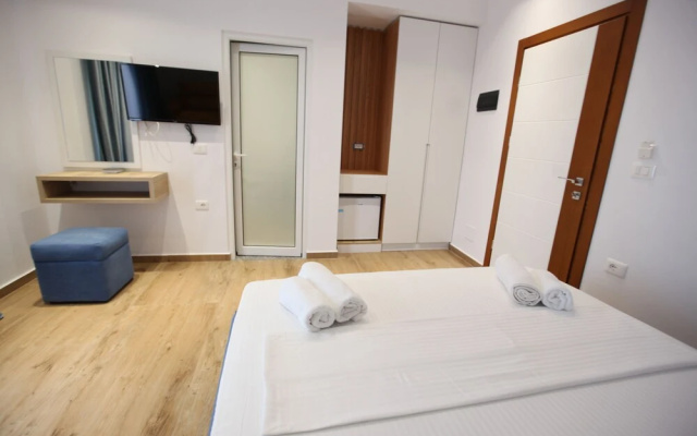 Summer Point Hotel - Hotel in Ksamil - Photo 2