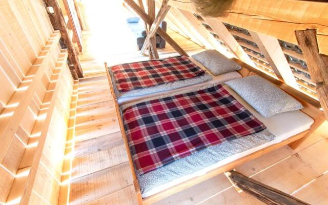 Glamping - Hayrack Vesel