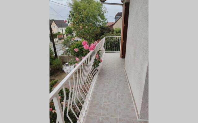 Super Appart entre Paris et Dysney équipé(Ref: KA)