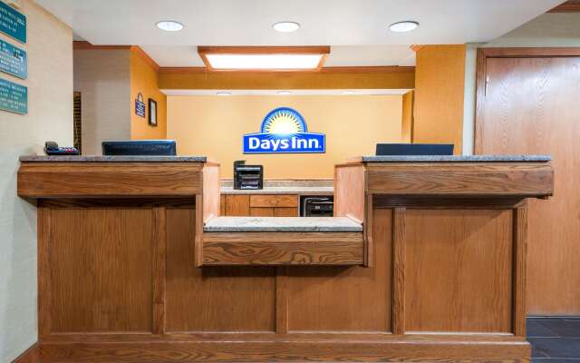 Days Inn by Wyndham Pittsburgh-Harmarville