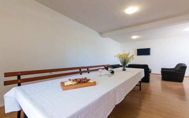 Awesome Home in Solin with WiFi, 8 Bedrooms & Hot Tub