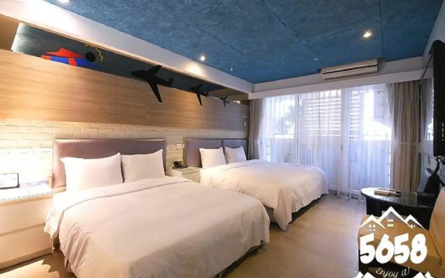 R8 Eco Hotel