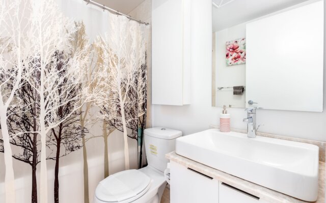 TopLine Suites - Ice Condos