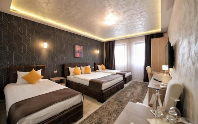 Garnet Hotel & Event Centar