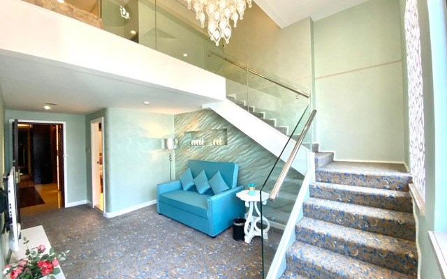 Metropole Hotel