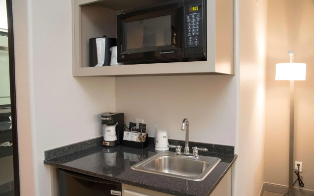 Best Western Plus Killeen/Fort Cavazos Hotel & Suites