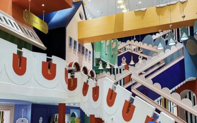 Cloud River View Hotel