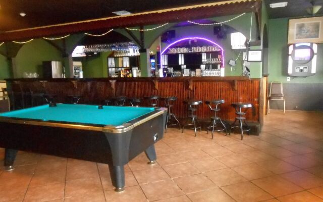 Executive Garden Titusville Hotel