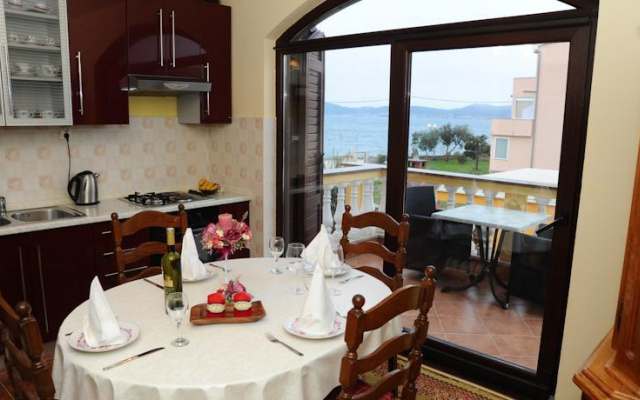 Apartments Borovic