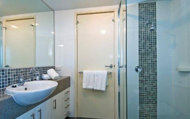Aqualine Apartments on the Broadwater