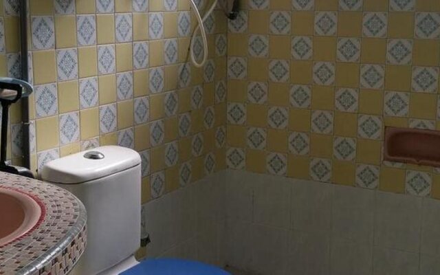 Jalan Jalan Emas Guest House