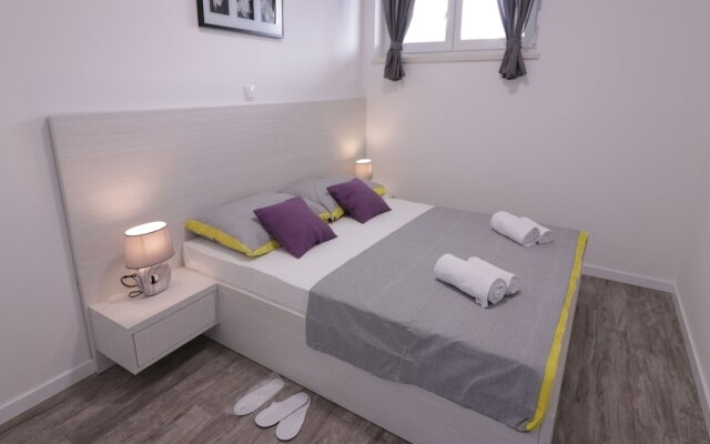 Apartments & Rooms Danivan Pool Villas B