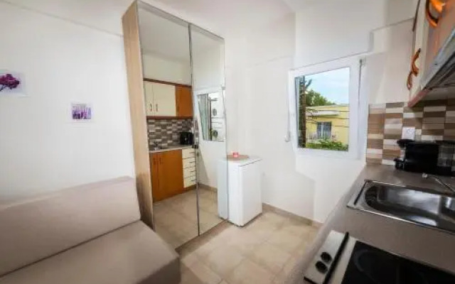 Apartments Eleni 4 Seasons