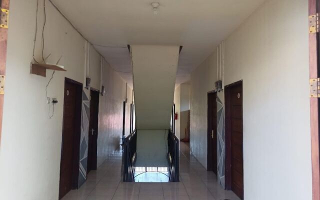 OYO 93650 Pondok Baruga 777 Near Sarewo Musik Studio Kendari