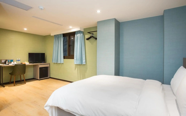 Rainbow Hotel