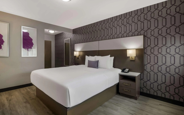 Sunset West Hotel, SureStay Collection by Best Western