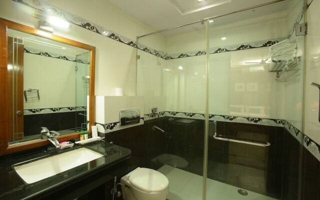 Emblem Hotel Sector 14 Gurgaon
