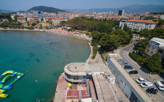 Sand Beach Apartments