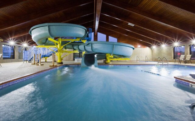AmericInn by Wyndham Shakopee Near Canterbury Park