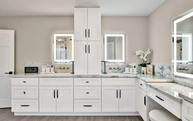 Luxe-paradise Palace-pool-spa-guest House & More!