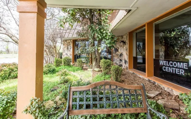 OYO Hotel Sweetwater TN West